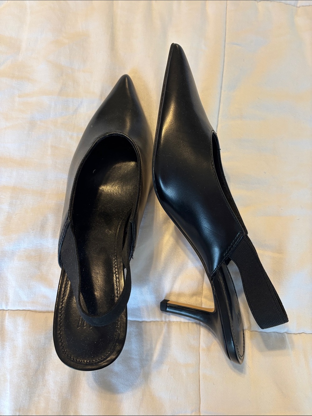 Black Pointed-Toe Slingback Kitten Heels